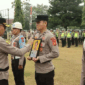 Aipda Aviv Muharman Hakim (dalam bingkai foto) anggota Polres Bungo dipecat. Upacara pemberhentian tidak dengan hormat (PTDH) dilaksanakan pada Senin (31/8/2026). (Dok. Humas Bungo) 