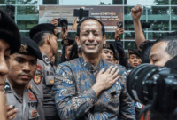 Terdakwa kasus dugaan korupsi pengadaan Chromebook di lingkungan Kemendikbudristek, Nadiem Anwar Makarim (tengah) meninggalkan Pengadilan Tipikor usai sidang putusan di Pengadilan Tipikor, Jakarta, Selasa (30/6/2026). ANTARA FOTO/Salma Talita/nym/am.