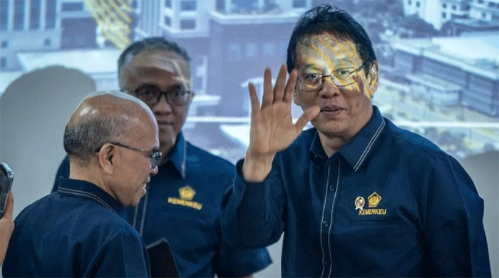 Menteri Keuangan Purbaya Yudhi Sadewa menjawab pertanyaan wartawan saat konferensi pers di Kantor Kementerian Keuangan, Jakarta