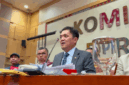 Ketua Komisi III DPR RI sekaligus Wakil Ketua Umum Partai Gerindra Habiburokhman gelar konferensi pers Komisi III DPR RI soal RUU Perampasan Aset di DPR, Senin (13/7). Foto: Abid Raihan/kumparan