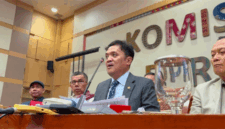 Ketua Komisi III DPR RI sekaligus Wakil Ketua Umum Partai Gerindra Habiburokhman gelar konferensi pers Komisi III DPR RI soal RUU Perampasan Aset di DPR, Senin (13/7). Foto: Abid Raihan/kumparan