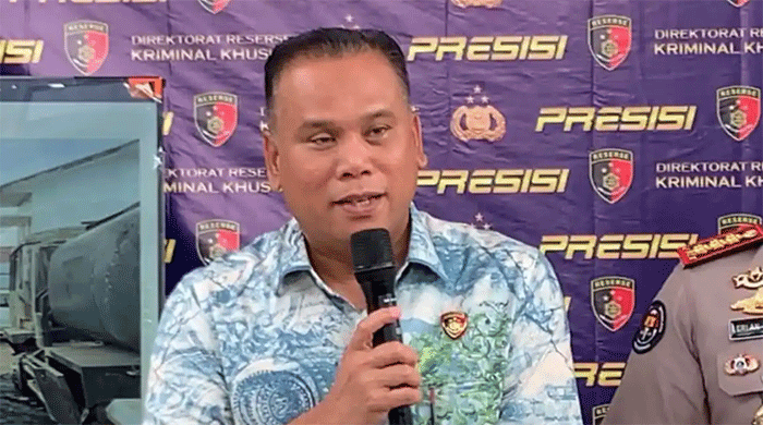 Direktur Reserse Kriminal Khusus Polda Jambi, Kombes Pol Taufik Nurmandia memaparkan pihaknya menetapkan lima tersangka dalam empat kasus karhutla di tiga kabupaten Jambi dengan total 4,25 hektare lahan terbakar. 