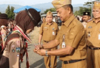 Wakil Bupati Kerinci Murison Melepas Kontingen Pramuka Kerinci Menuju Jambore Nasional XII 2026 di Cibubur.