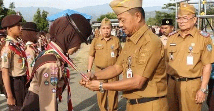 Wakil Bupati Kerinci Murison Melepas Kontingen Pramuka Kerinci Menuju Jambore Nasional XII 2026 di Cibubur.