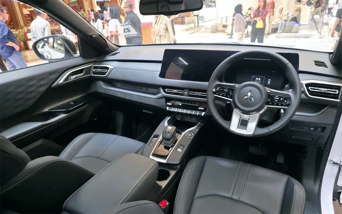 Interior New Mitsubishi XForce Hybrid /Zanuar/PIKIRAN RAKYAT/