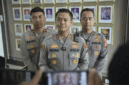AKBP Rovan Ricard Mahenu (tengah). Foto: Dok. Pribadi