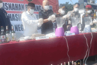 Kejaksaan Negeri Pasaman Barat saat memusnahkan barang bukti dari 56 perkara tindak pidana umum yang telah memiliki kekuatan hukum tetap dari Pengadilan Negeri Pasaman Barat
