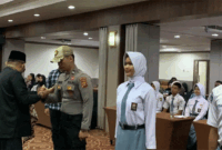 Sekda Provinsi Jambi, Sudirman, saat pembukaan pemusatan dan pelatihan Paskibraka Jambi. Acara pemusatan pelatihan secara resmi dibuka pada Sabtu (8/8/2026) malam, di Aula Pertemuan Shang Ratu Hotel, Kota Jambi. 