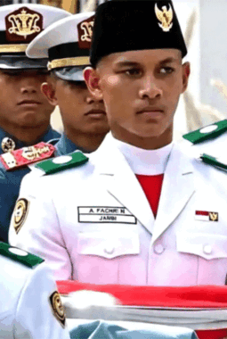 Sosok Achmad Fachri, Putra Jambi yang Sukses Kibarkan Merah Putih di Istana