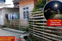 Drainase dilingkungan Desa Sebukar perlu ditangani serius, bau tidak sedap meresahkan warga.