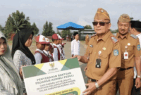 Pemerintah Kabupaten (Pemkab) Kerinci bersama Badan Amil Zakat Nasional (BAZNAS) kembali menyalurkan bantuan senilai Rp180 juta melalui Program Kerinci Cerdas dan Kerinci Peduli.