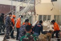 Tim SAR Gabungan TNI Polri Dan Relawan Terus Evakuasi Korban Gempa NTT