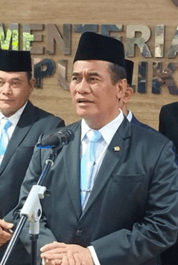 Amran Copot 14 Pejabat Kementan, Ada Kerabat Dekat dan Dugaan Uang Miliaran