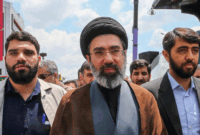 Foto: Pemimpin tertinggi Iran yang baru, Mojtaba Khamenei, putra kedua dari mendiang Pemimpin Tertinggi Iran Ayatollah Ali Khamenei, menghadiri rapat umum di Teheran, Iran, 31 Mei 2019. (via REUTERS/Hamid Forootan)