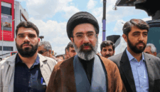 Foto: Pemimpin tertinggi Iran yang baru, Mojtaba Khamenei, putra kedua dari mendiang Pemimpin Tertinggi Iran Ayatollah Ali Khamenei, menghadiri rapat umum di Teheran, Iran, 31 Mei 2019. (via REUTERS/Hamid Forootan)