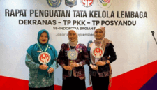Keikutsertaan Sri Kartini Alfin dalam penguatan tata kelola PKK, Posyandu, dan Dekranasda di Jakarta.