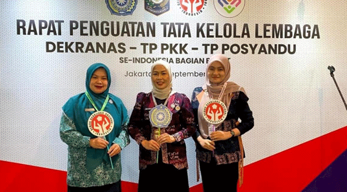 Keikutsertaan Sri Kartini Alfin dalam penguatan tata kelola PKK, Posyandu, dan Dekranasda di Jakarta.