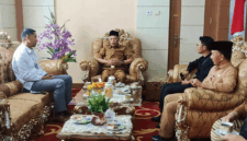 BNI Sungai Penuh menyalurkan 20 paket bantuan untuk balita berisiko stunting dan keluarga kurang mampu.