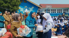 Ketua TP PKK Sungai Penuh Sri Kartini Alfin Salurkan Program 3S untuk Keluarga Berisiko Stunting.
