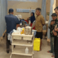 Kepala Pelaksana Badan Penanggulangan Bencana Daerah (BPBD) Pasaman Barat Zulkarnain saat melihat kondisi seorang warga Sikilang, Kecamatan Sungai Aua, Sabtu (26/9/2026). ANTARA/HO-BPBD Pasaman Barat.
