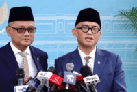 Menteri Haji dan Umrah (Menhaj) Mochamad Irfan Yusuf (kiri) dan Wakil Menteri Haji dan Umrah Dahnil Anzar Simanjuntak (kanan) menggelar jumpa pers setelah keduanya menghadap Presiden Prabowo Subianto di Istana Kepresidenan RI, Jakarta, Senin (28/9/2026). ANTARA/Irfansyah Nasution.