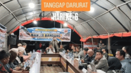 Pemkab Solok saat menggelar rapat evaluasi penanganan bencana banjir bandang di Posko Utama, Arosuka, Kabupaten Solok, Sumatera Barat, Minggu (27/9/2026) malam. ANTARA/HO-Diskominfo Solok.