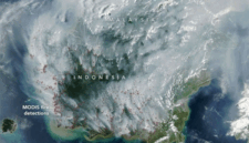 Citra satelit Aqua MODIS menunjukkan kabut asap dan hotspot di Indonesia-Malaysia, 1 September 2026. Foto: Dok NASA Earth