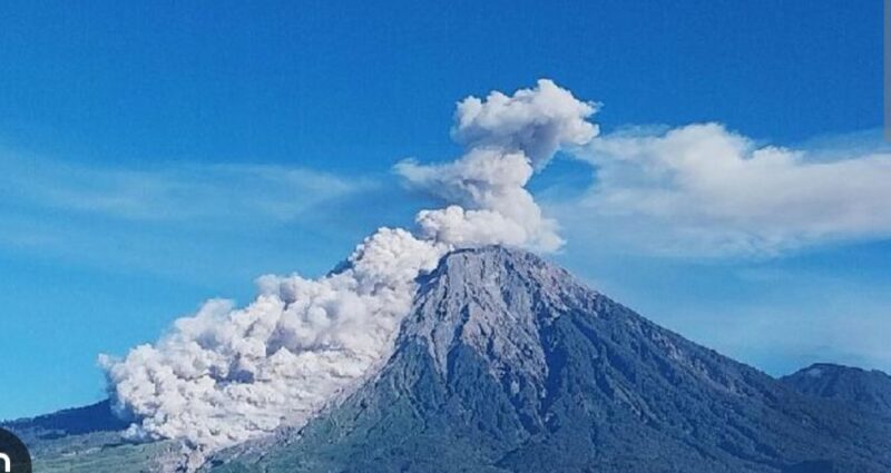 Erupsi Gunung Semeru 