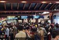 Suasana bandara Bandara Internasional Soekarno-Hatta melakukan penghentian operasiona
