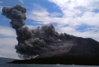 Erupsi abu vuljanik Anak Gunung  Krakatau terpantau menyebar di 5 Provibsi Jawa dan Sumatera