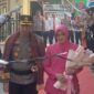 Penyambutan tradisi pedang pora kapolre Kerinci AKBP Hernawan Rizky Yudhantoro, S.H., S.I.K., M.I.K.