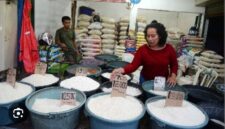 Harga Beras kebutuhan pokok masyarakat Mengalami Kenaikan.