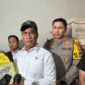 Menteri Pertanian (Mentan) Andi Amran Sulaiman bersama jajaran Polri dalam sidak di Toko/Rumah Beras Kayumanis di Jalan Kayumanis X No.46A RT 07 RW 01 Pisangan Baru Matraman Jakarta Timur, Rabu (28/10/2026).