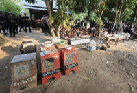 Direktorat Tindak Pidana Narkoba (Dittipidnarkoba) Bareskrim Polri bersama jajaran Polda Sumatera Utara (Sumut) dan instansi terkait mengamankan sejumlah orang dan barang bukti dalam penggerebekan sarang narkoba di Kabupaten Deli Serdang, Sumatera Utara, Minggu (11/10/2026). (ANTARA/HO-Dittipidnarkoba Bareskrim Polri)