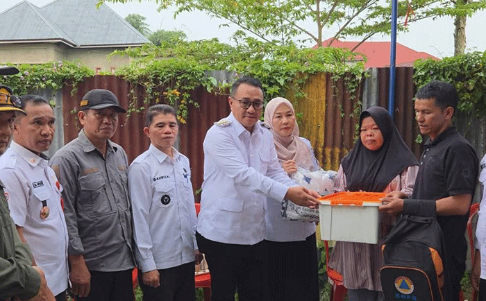 Kunjungan Wako Alfin ke lokasi kebakaran sekaligus penyaluran bantuan untuk membantu warga terdampak.