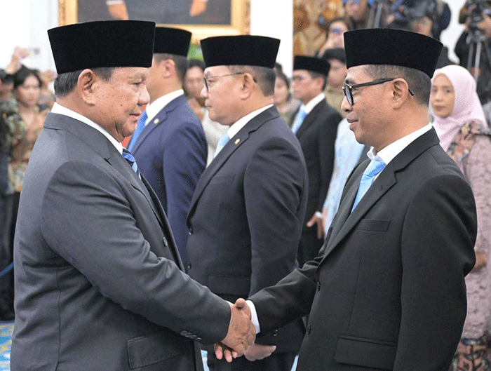 Nuzran Joher, putra Sungai Penuh, resmi memimpin Ombudsman RI periode 2026–2031 setelah dilantik Presiden Prabowo di Istana Negara.