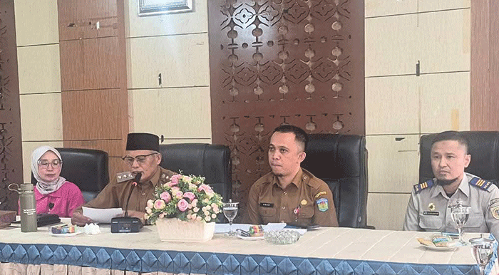 Wawako Azhar membahas pengawasan dan penataan aset daerah bersama Komisi II DPR RI dalam kunjungan kerja ke Provinsi Jambi.