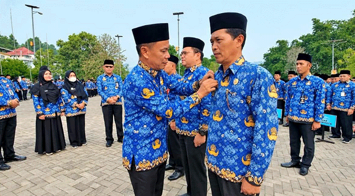 Sekda Alpian meluncurkan ASN BerAKHLAK di Kota Sungai Penuh