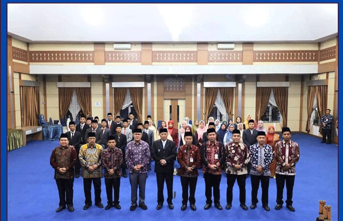 Wawako Azhar Hamzah melantik 38 kepala sekolah SD dan SMP di Kota Sungai Penuh.