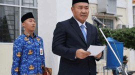Wali Kota Sungai Penuh Alfin memimpin upacara peringatan Hari Sumpah Pemuda ke-98 di halaman Kantor Wali Kota Sungai Penuh.