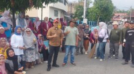 Camat Sungai Bungkal, Kota Sungai Penuh, Victory Syafutra, S.STP., M.AP., bersama Lurah Dusun Baru, Asrizal, SE pimpinan goro