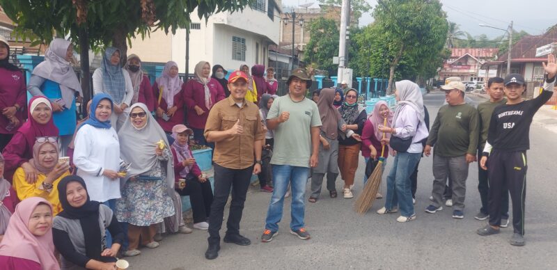 Camat Sungai Bungkal, Kota Sungai Penuh, Victory Syafutra, S.STP., M.AP., bersama Lurah Dusun Baru, Asrizal, SE pimpinan goro