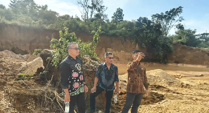 Polisi menangkap tiga pelaku PETI dan mendalami lima nama yang diduga terlibat dalam aktivitas penambangan di lahan Pemkab Merangin, Talang Kawo, Bangko, 13 Agustus 2026. 