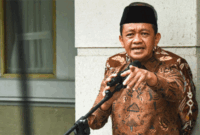 Menteri Koordinator Bidang Hilirisasi dan Transisi Energi sekaligus Menteri Energi dan Sumber Daya Mineral (ESDM) Bahlil Lahadalia memberikan keterangan kepada media di Kementerian ESDM, 