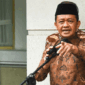 Menteri Koordinator Bidang Hilirisasi dan Transisi Energi sekaligus Menteri Energi dan Sumber Daya Mineral (ESDM) Bahlil Lahadalia memberikan keterangan kepada media di Kementerian ESDM, 