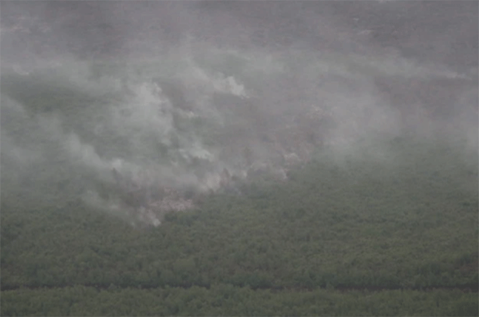 Karhutla wilayah Sumatra Selatan dari udara menggunakan helikopter BNPB, Minggu (18/10/2026). Foto: Dok. Istimewa