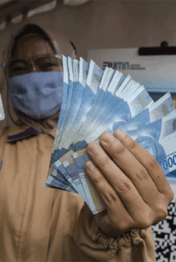 Menaker Koordinasi dengan Kemenkeu, Penyaluran BSU Rp900 Ribu Masih Disiapkan