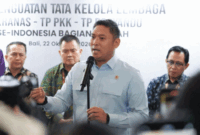 Kepala BGN Sudaryono saat penandatanganan Nota Kesepahaman antara BGN dan Tim Pembina Posyandu Pusat dalam rangkaian Rapat Penguatan Tata Kelola Lembaga Dekranas, TP PKK, dan TP Posyandu se-Indonesia Bagian Tengah di Bali, Kamis (22/10/2026). Foto: BGN