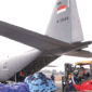 Pesawat Hercules TNI AU menampung 