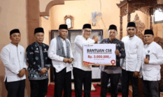 Safari Jumat ke Pinggir Air, Wako Alfin Serahkan Bantuan Rp5 Juta untuk Masjid Baiturrahim